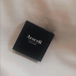 Araceli eyeshadow